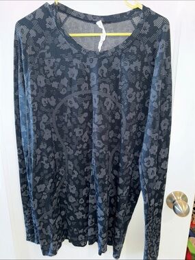 Lululemon l/s swiftly tee - blue fun print! Size 18. eUC
